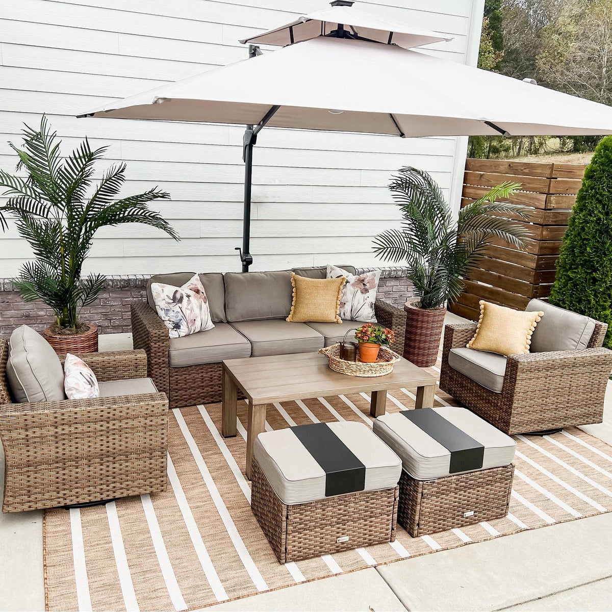 Salon de Jardin de Luxe en Rotin avec Fauteuils Pivotants et Table Basse