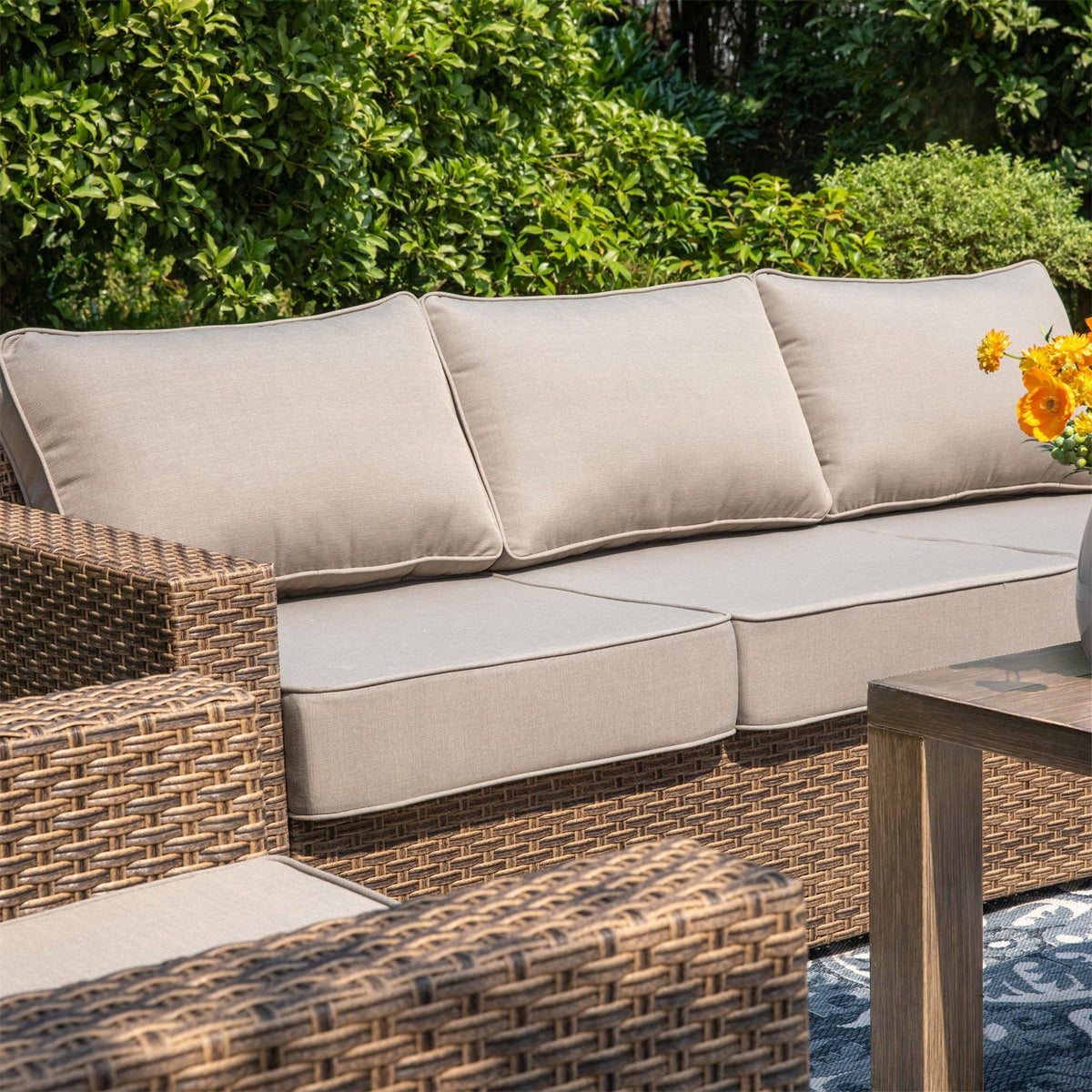 Salon de Jardin de Luxe en Rotin avec Fauteuils Pivotants et Table Basse